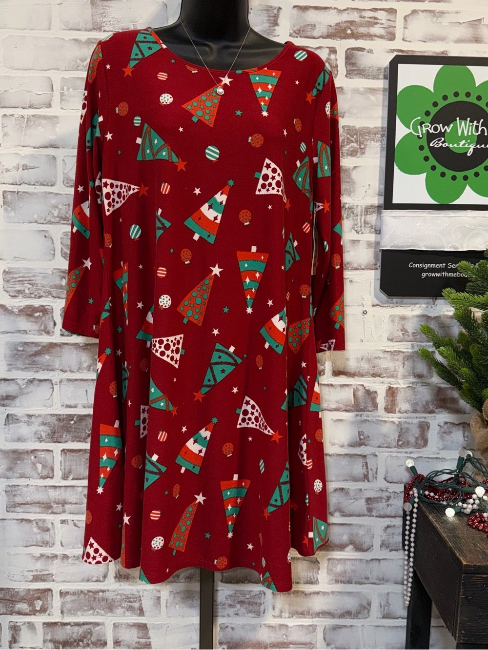 St. John's Bay Red Holiday Tree Print Long Sleeve Swing Dress NWT. medium